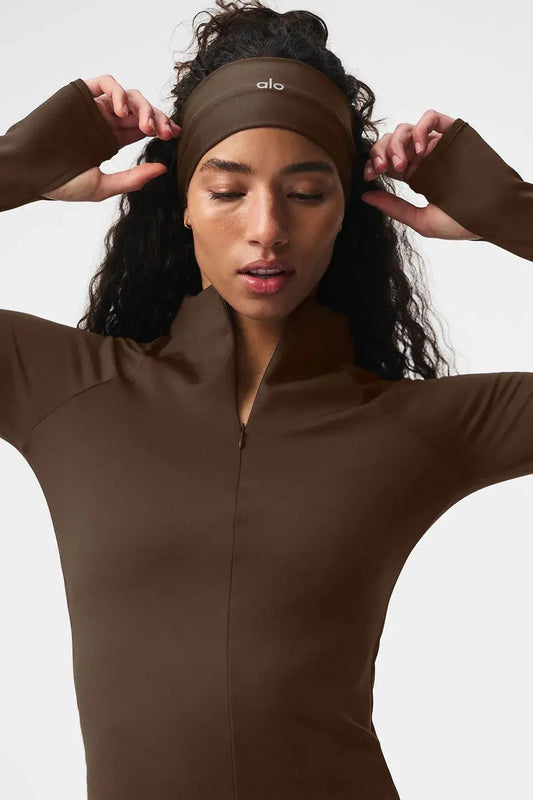 Cintillo marrón, Alo Yoga.