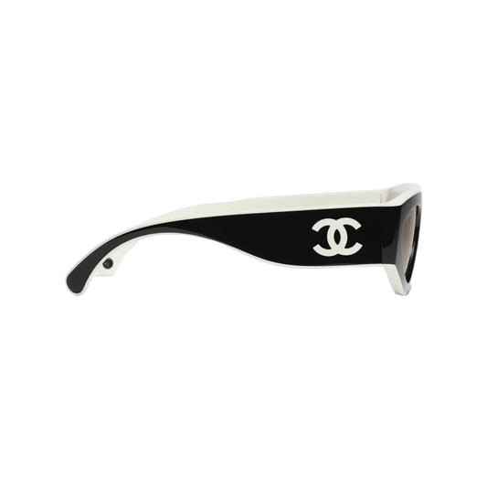 Lentes de sol Chanel.