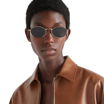 Lentes de sol PRADA oval.