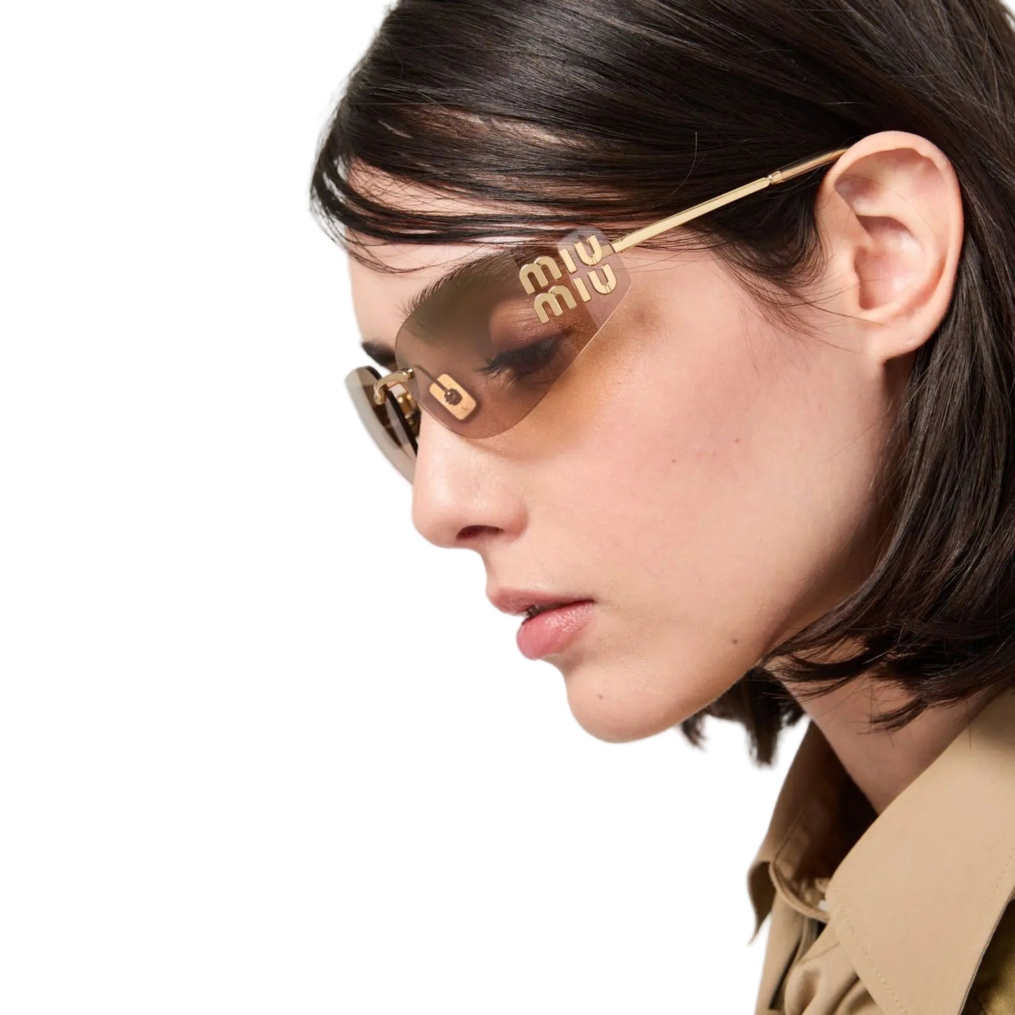 Lentes Miu Miu con logotipo.