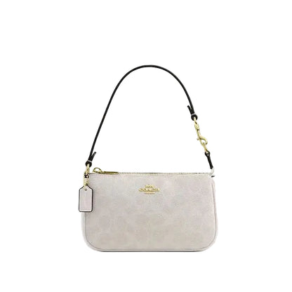 Nolita 19, Coach.