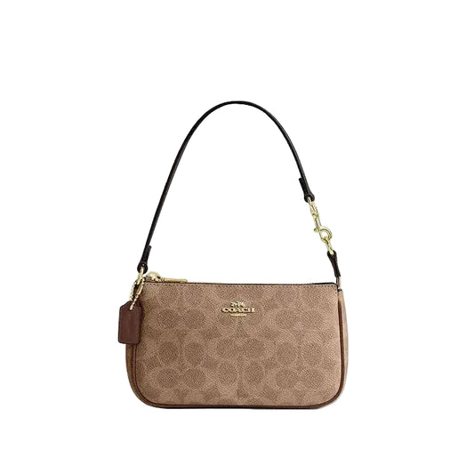 Nolita 19, Coach.