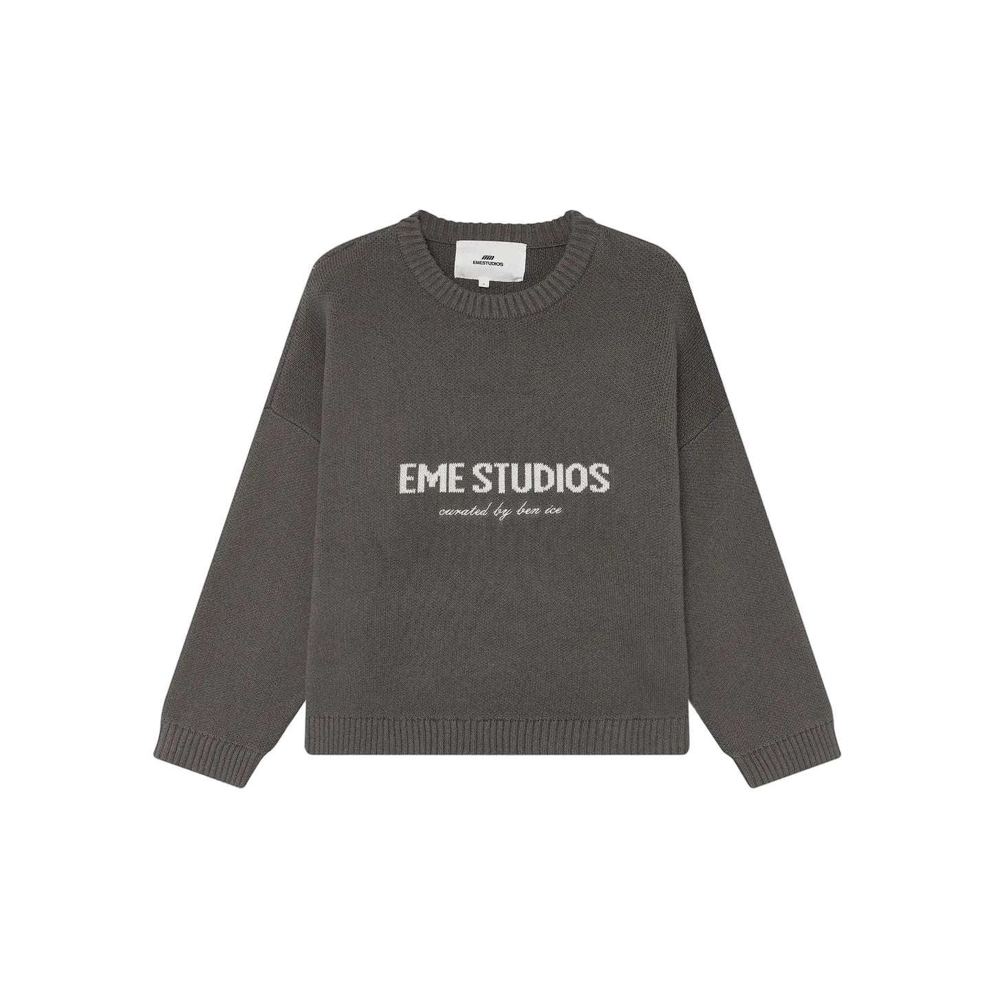 Polerón Eme Studio.