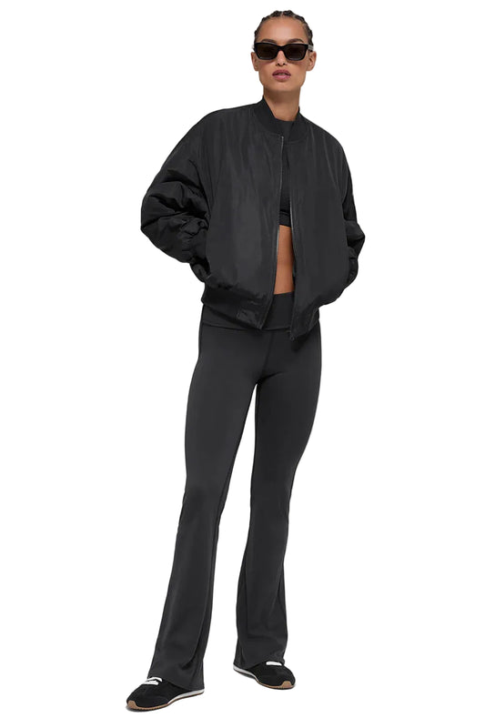 Alo yoga, Chaqueta bomber Urbanite negra.
